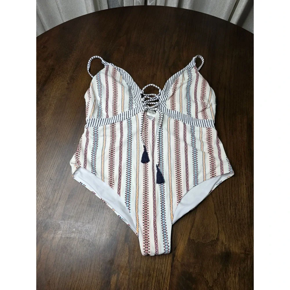 Jessica Simpson Aztec Boho Front Lace-Up One-Piece Swimsuit Size.  XL H3